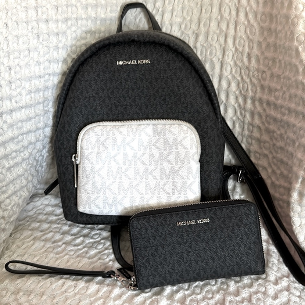 Michael Kohrs back pack and wallet